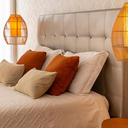 Central Guest House 蓬塔德尔加达 外观 照片