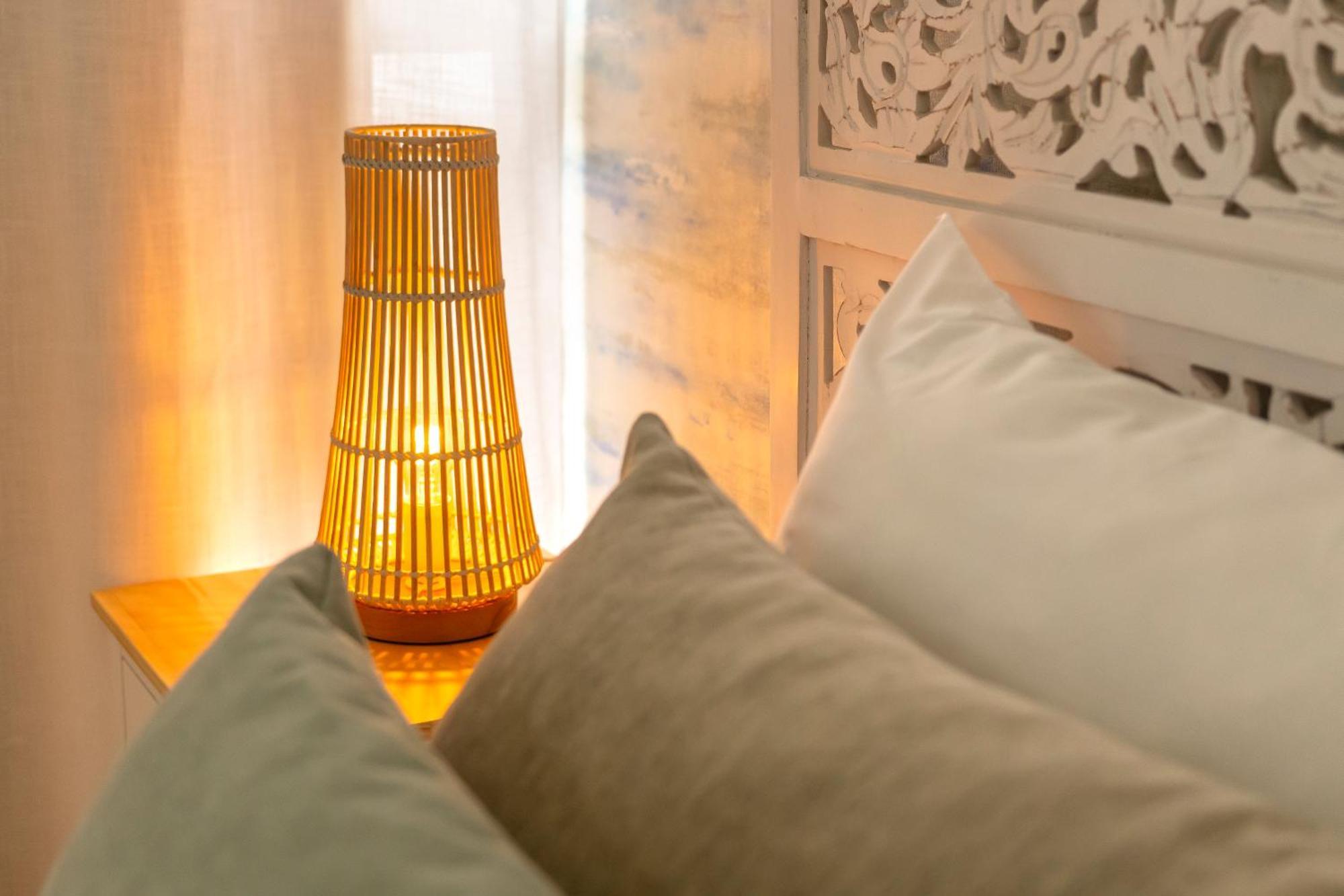 Central Guest House 蓬塔德尔加达 外观 照片